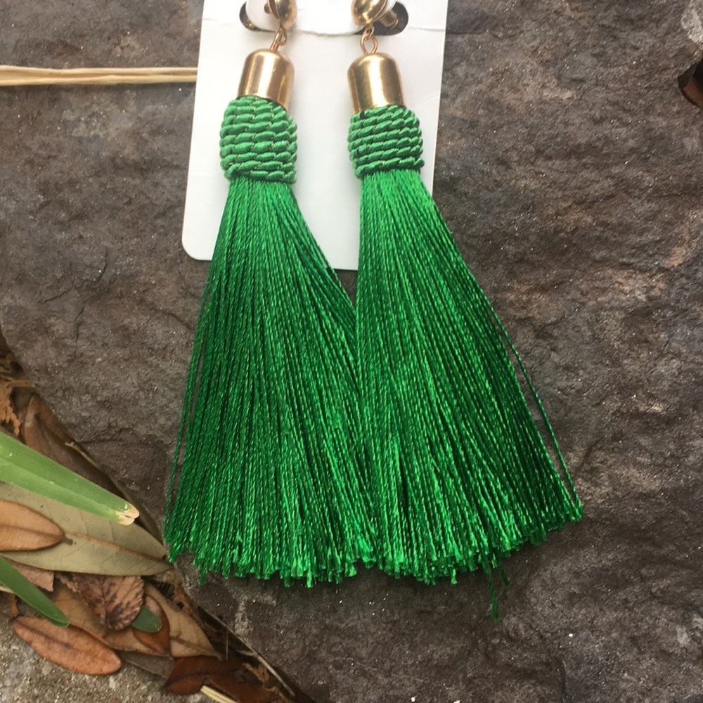 Dangling tassel earrings